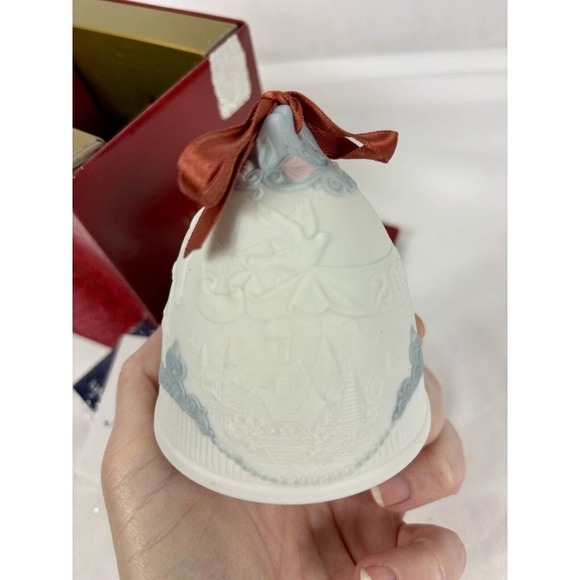 Lladro 2002 White Blue Christmas Holiday Ornament Bell - Picture 1 of 14